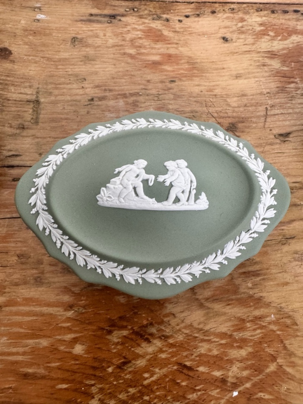 Wedgwood Jasperware Sage Green Vanity Dishes and Trinket Box Scalloped Edge - Picture 10 of 11
